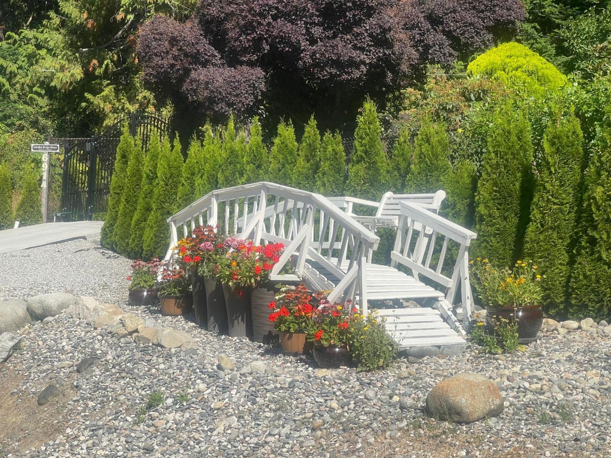 Вилла Garden Bridge House Сешелт Экстерьер фото